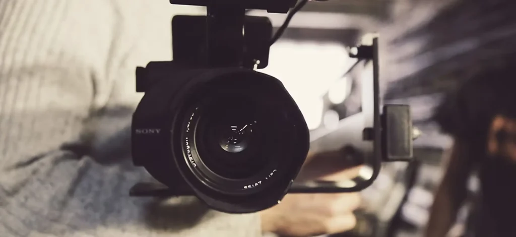 MEDIA-BUYS-service Professional video camera