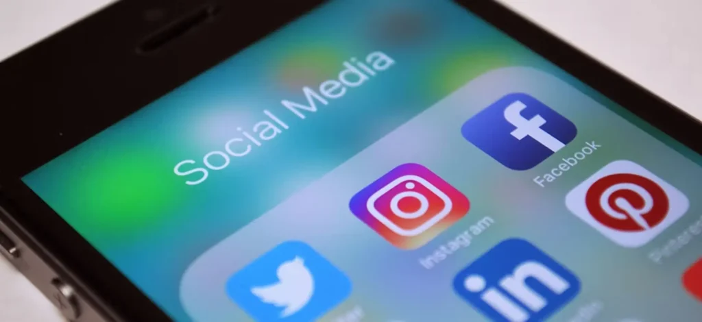 Smartphone screen with social media app icons